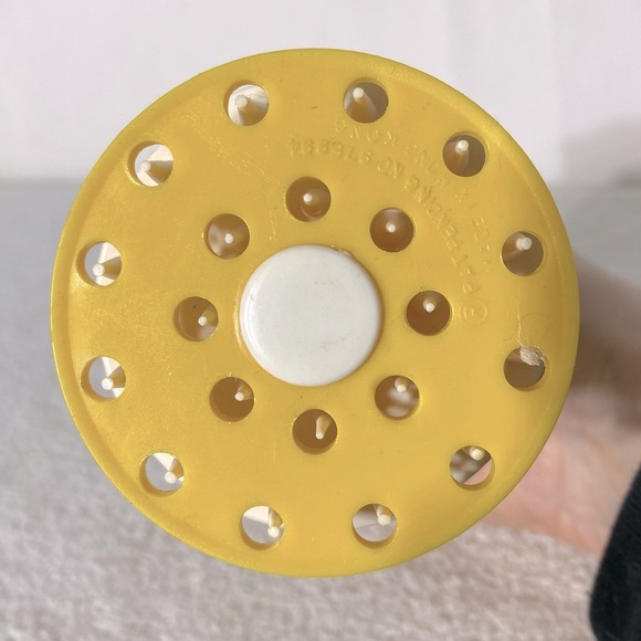 Vintage MCM Yellow Manual Spring Loaded Meat Tenderizer - Picture 8 of 12